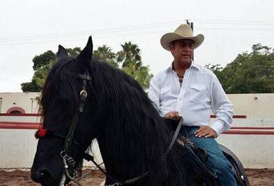 "El Bronco" cabalga en NL antes de ir a votar
