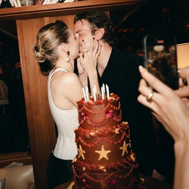 Gigi sorprendió con una fotografía junto a Bradley Cooper. Foto: Instagram.