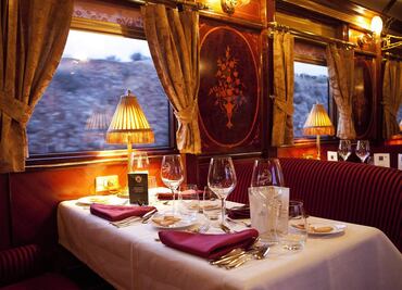 Cómo es viajar a bordo del Tren Al Ándalus por el sur de España