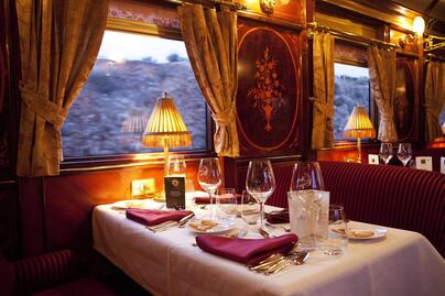 Cómo es viajar a bordo del Tren Al Ándalus por el sur de España