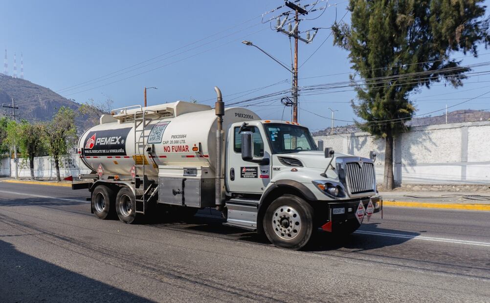 Comercios, bodegas e industrias se han instalado dentro de áreas que originalmente debían mantenerse con uso de suelo controlado o restringido a 41 años de las explosiones en San Juan Ixhuatepec. Foto: Osmar Alvarado/EL UNIVERSAL