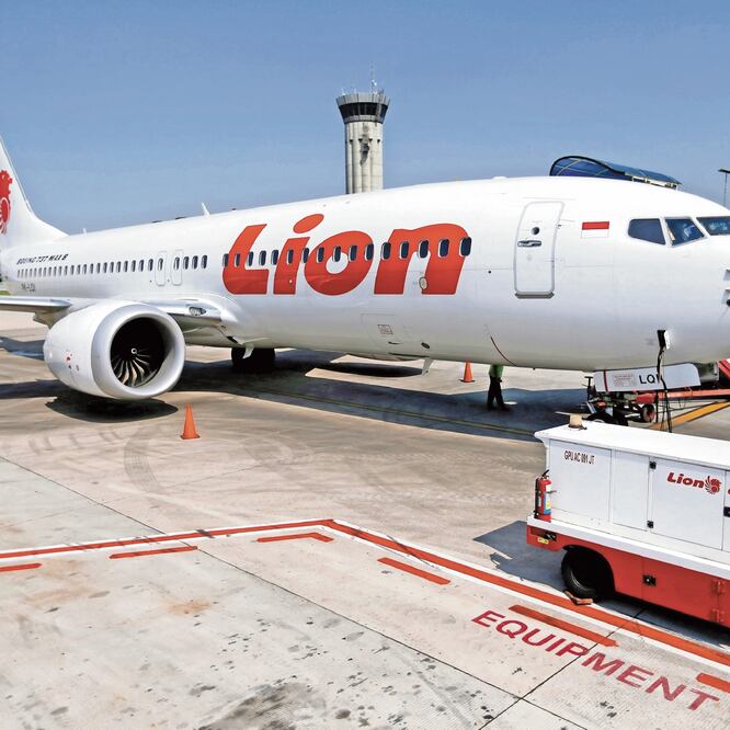 Un Boeing 737 Max, de Lion Air, en Yakarta, Indonesia, el pasado viernes. WILLY KURNIAWAN. REUTERS