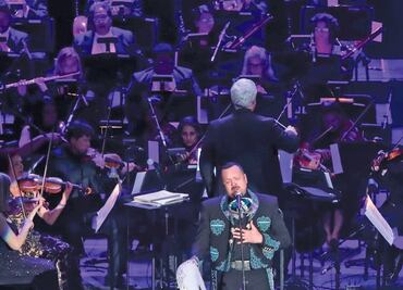 Pepe Aguilar canta al amor y los jóvenes