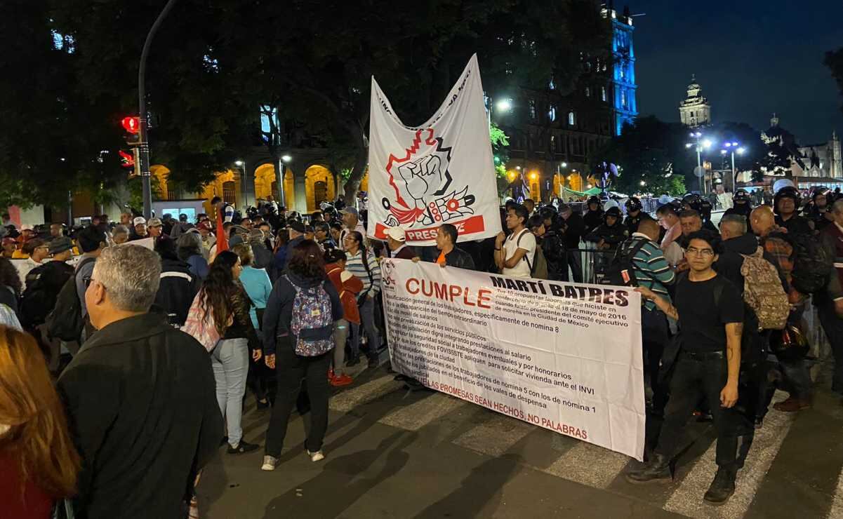 Sindicalistas realizan bloqueo en Calzada de Tlalpan y Viaducto. Foto: Juan Carlos Williams/ EL UNIVERSAL