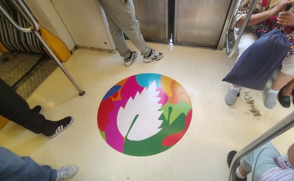 Los vagones de la Línea 2 del Metro comenzaron a circular con una intervención visual rumbo al Mundial 2026. Foto: especial