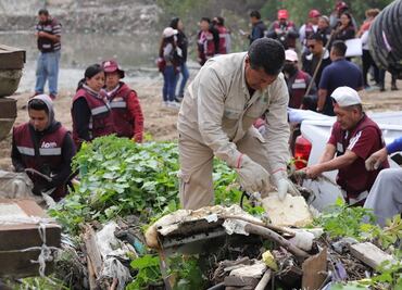 Suman más de mil 900 toneladas de desechos retirados de la presa Río Becerra; se han intervenido 3 mil 930 metros cuadrados