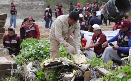 Suman más de mil 900 toneladas de desechos retirados de la presa Río Becerra; se han intervenido 3 mil 930 metros cuadrados