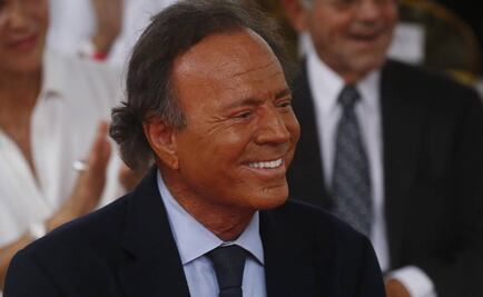 Julio Iglesias recibe homenaje de la Academia de Grabación de EU