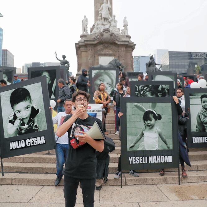 Solidaridad. En la capital del país, padres de las víctimas agradecieron a quienes los han acompañado desde hace una década. IVÁN STEPHENS. EL UNIVERSAL