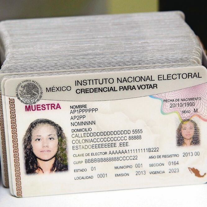 Procedimiento. Para registrar militantes, además de la app será necesaria la captura de la credencial para votar. (ARCHIVO EL UNIVERSAL)