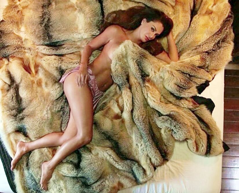 La guapa actriz y cantante agredeció un año más desde la playa / Foto: Twitter 