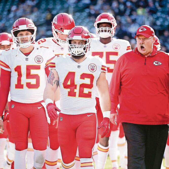 Firmes siguen su trayectoria, con la guía del head coach Andy Reid. Cary Edmondson. USA TODAY SPORTS