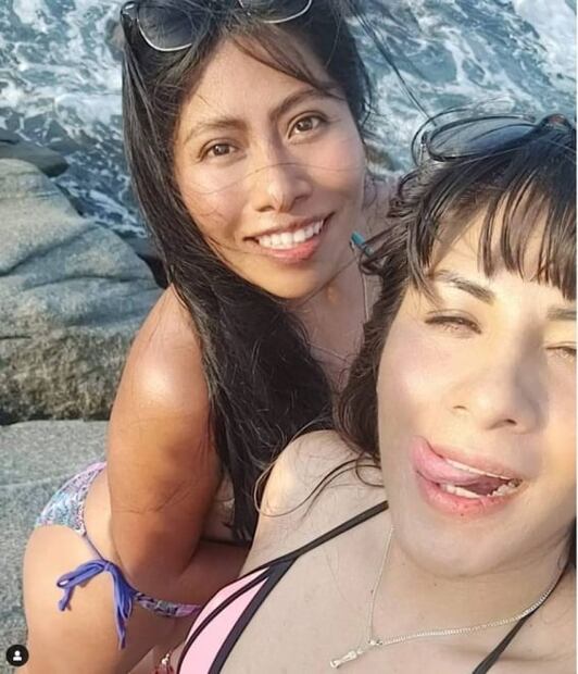 Yalitza Aparicio se destapa y posa en bikini; "gorditas pero bonitas", dice 
