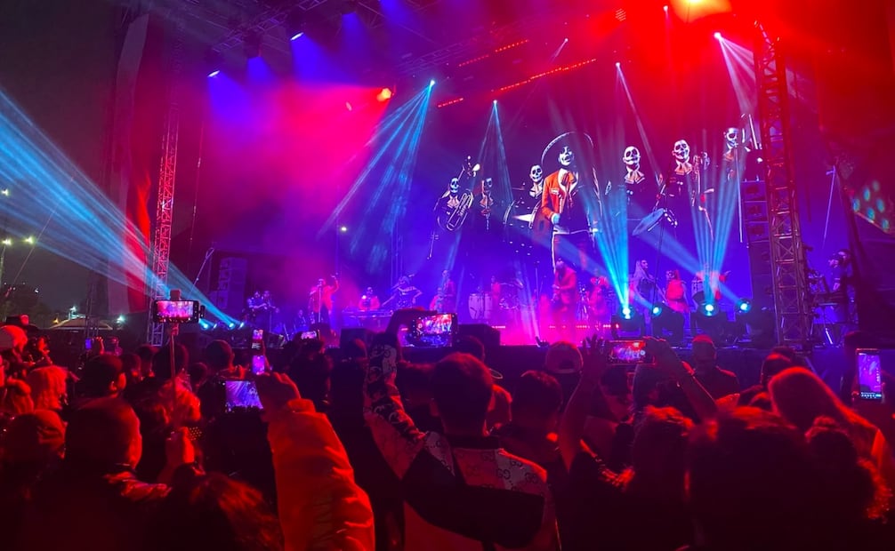 Afición mexicana celebra en el Fan Fest del Zócalo y en el Palacio de los Deportes. Fotos: Arturo Ordaz y Omar Díaz