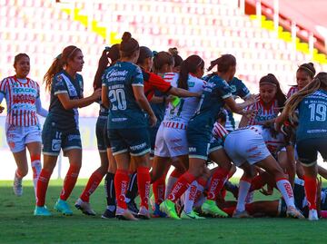Fuerte bronca se presentó en el Necaxa vs Puebla en la Liga Femenil