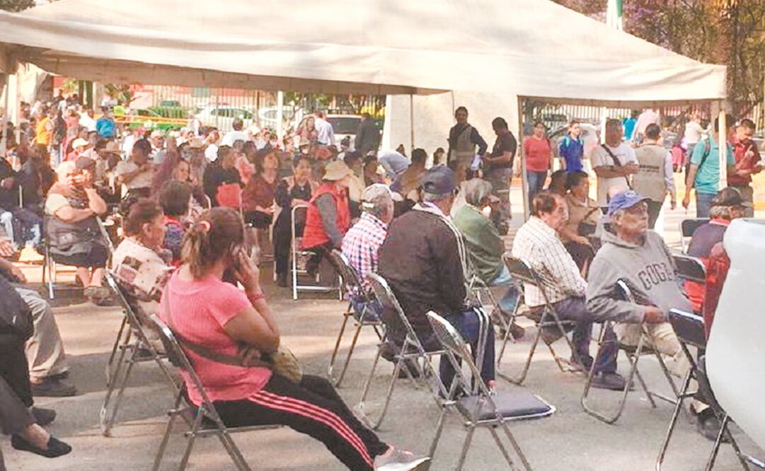 Hacen salir a adultos mayores en plena pandemia