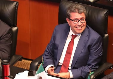 Monreal propone que parejas del mismo sexo que vivan fuera de México puedan casarse