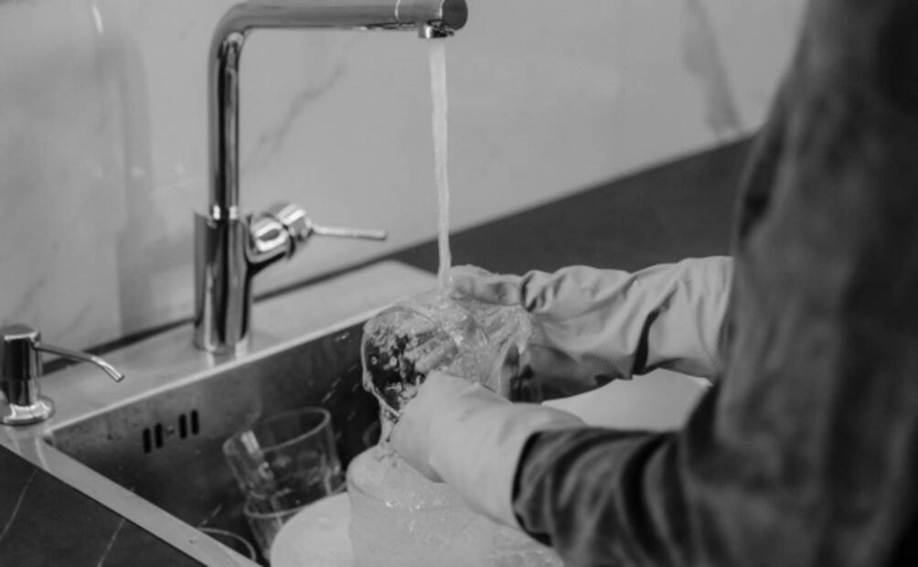 ¿Sabes cuántos gérmenes y bacterias se esconden en el fregadero?