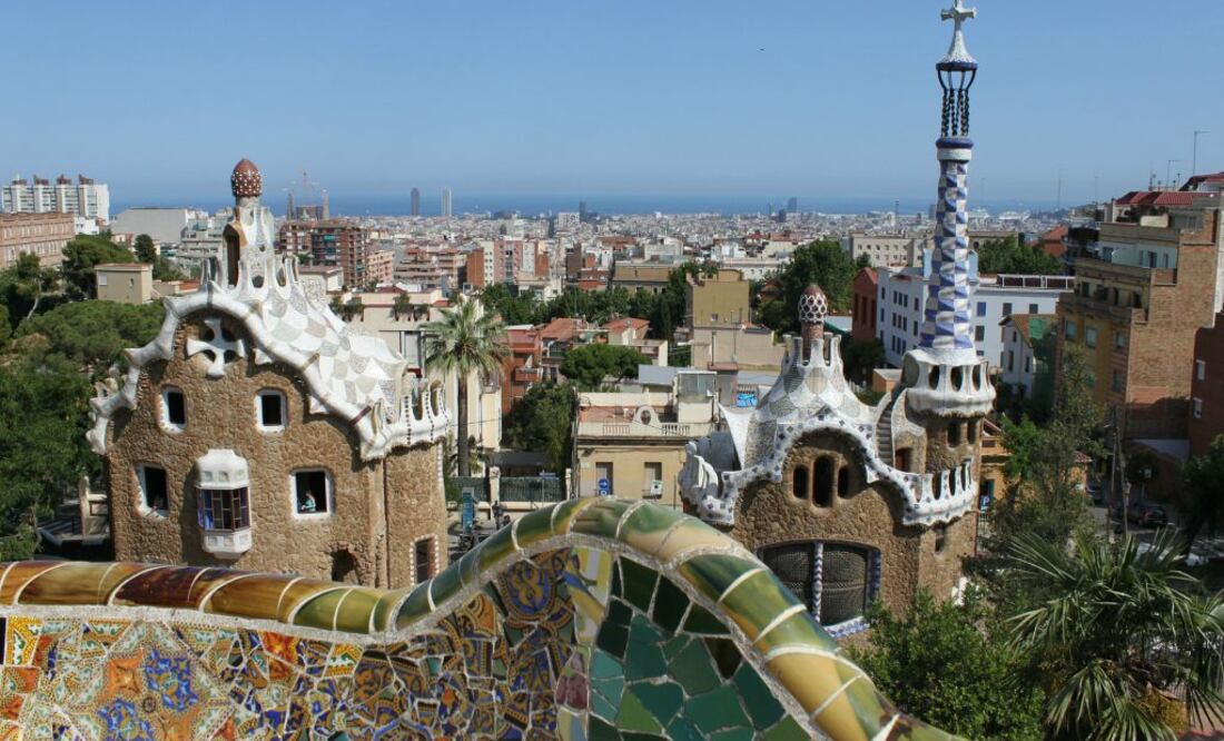 Barcelona es uno de los municipios que el decreto señala con problemas de acceso a la vivienda, el gobierno contempla no impulsar ningún planeamiento urbanístico que declare compatible el uso turístico de la vivienda. Foto: Pixabay