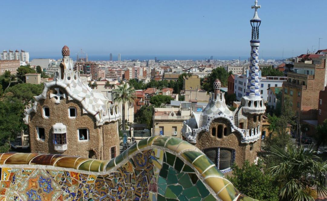 Barcelona es uno de los municipios que el decreto señala con problemas de acceso a la vivienda, el gobierno contempla no impulsar ningún planeamiento urbanístico que declare compatible el uso turístico de la vivienda. Foto: Pixabay
