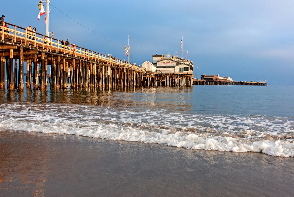 Puedes salir en velero o practicar surf. (Foto: Istock)