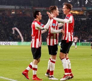 “Chucky” Lozano brilla en el triunfo del PSV 