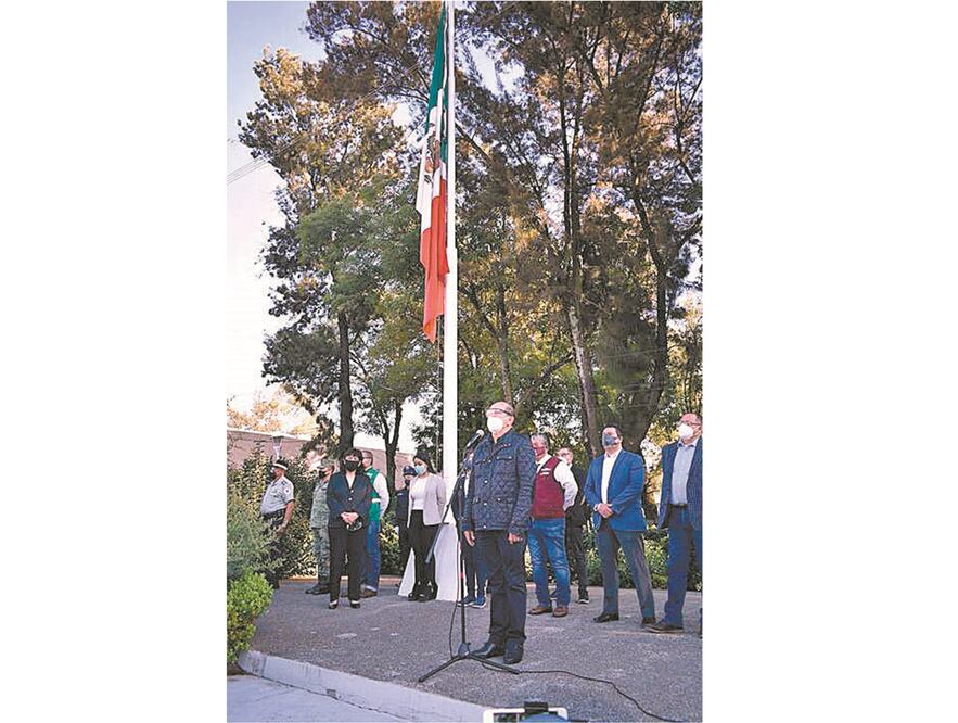 El acto cívico también es para comp ro meternos a redoblar las acciones contra el Covid, aseveró el edil Armando Quintero. Foto: ESPECIAL