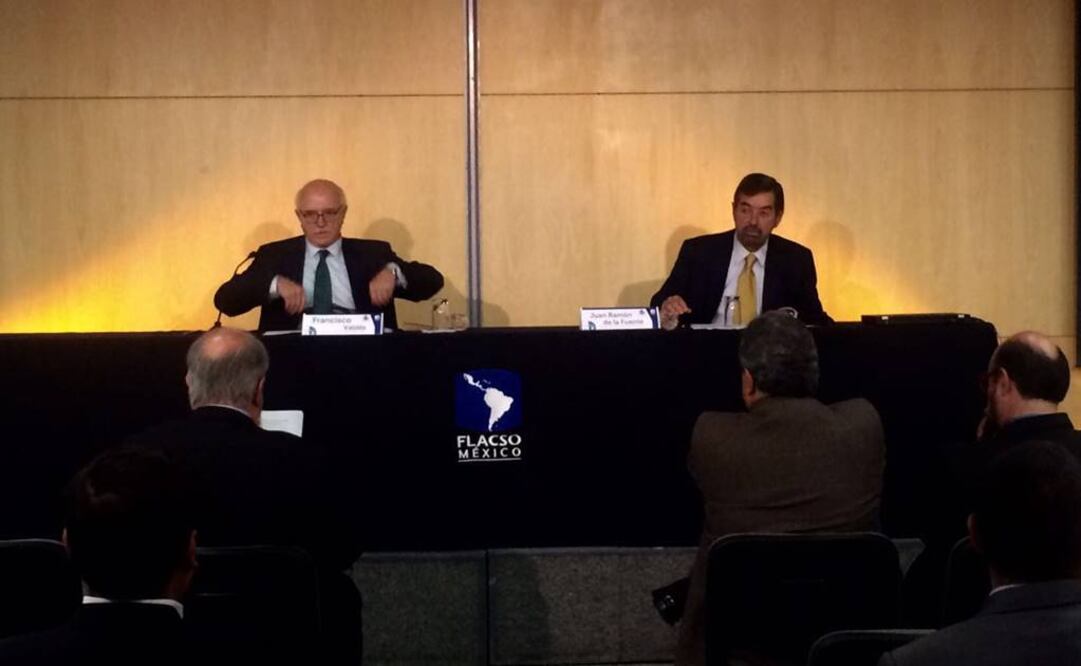 Francisco Valdés y Juan Ramón de la Fuente en la inauguración del seminario del Federalismo, la justicia, la seguridad y los derechos humanos (Foto: Fernando Ramírez EL UNIVERSAL)