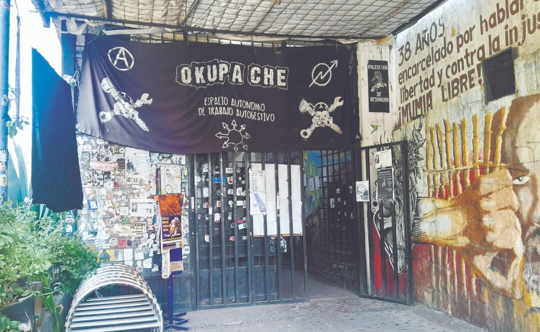 Okupache es uno de los grupos anarquistas identificados por la Secretaría de la Defensa Nacional que participan en movilizaciones sociales. Foto: de CARLOS MEJÍA. EL UNIVERSAL