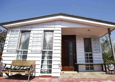 Mexican engineer uses recycled plastic to build earthquake-resistant homes