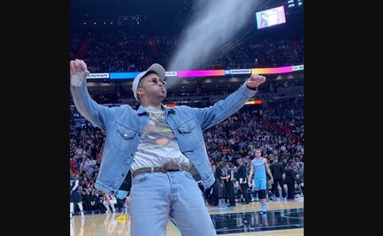 Bad Bunny imita a Triple H y lo sacan de partido de la NBA