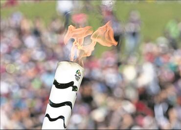 Brasileños venden antorchas olímpicas para salir de la crisis económica por el Covid-19