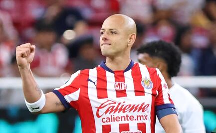 "Chicharito" Hernández da consejos de amor; la afición de Chivas lo tunde en redes sociales