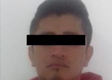 Detienen a chofer de combi con cargamento de armas en Chiapas