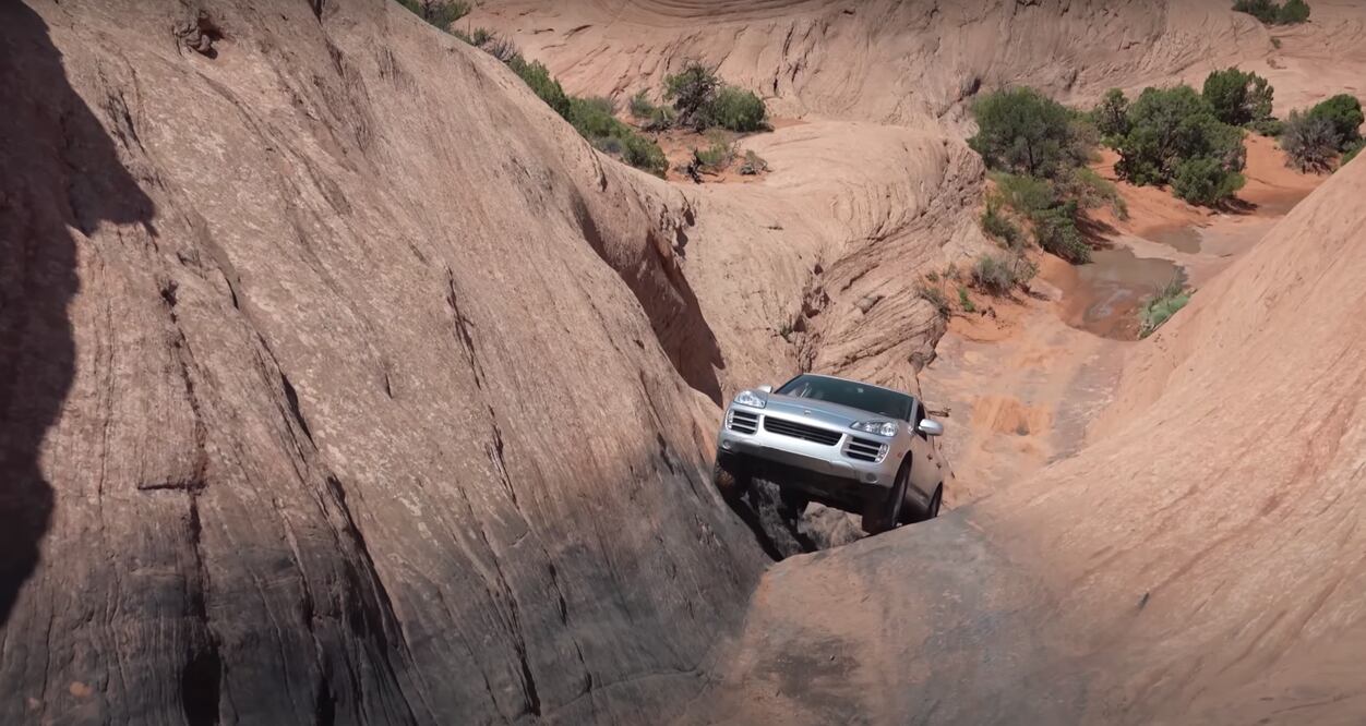 Un Porsche Cayenne que desafía la gravedad