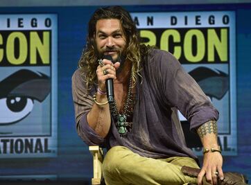 De manera sexy, Jason Momoa se disculpa por tomarse fotos en iglesias del Vaticano