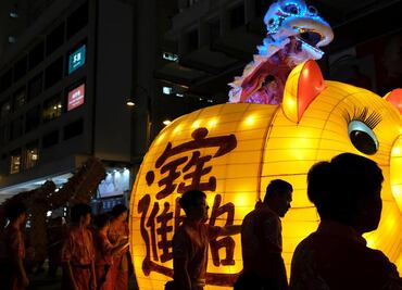 Millones de chinos celebran la llegada del Año del Cerdo