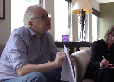 "Lo despertaron a las 2 de la mañana": así fue la liberación de Julian Assange, según su esposa