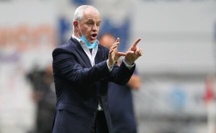 Javier Aguirre manda mensaje a su plantilla: FIFA solo deja jugar a once, ahí está la chin...