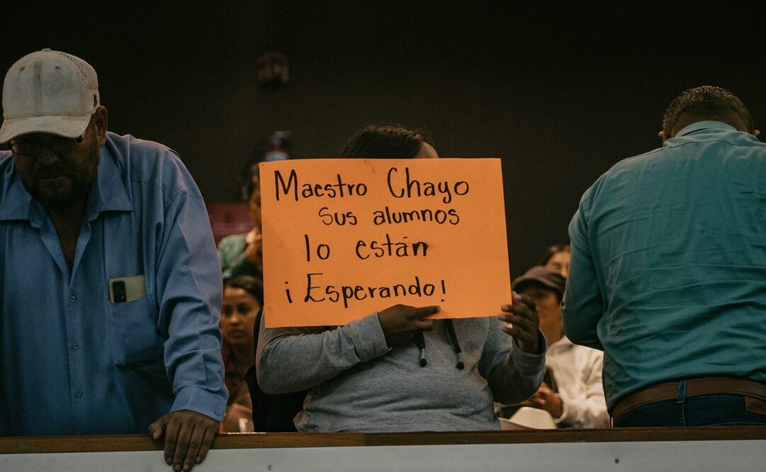 Este es el segundo día consecutivo que el magisterio realiza manifestaciones para exigir la pronta liberación del profe Chayo. Foto: Diana Valdez
