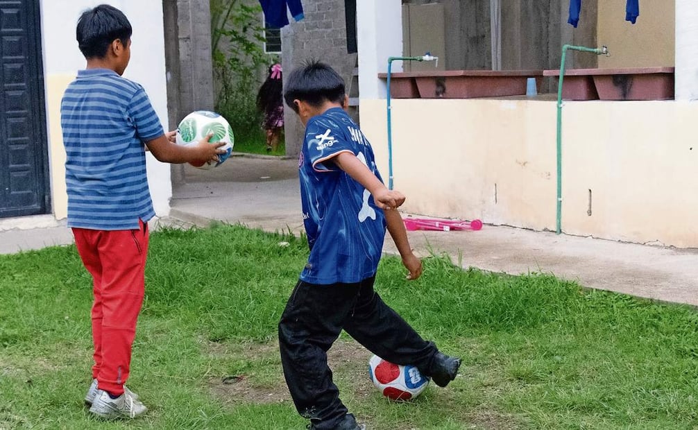Niñas y niños comparten que les gustaría volver a sus casas, donde tienen patios más amplios para jugar. Foto: Juana García