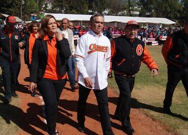 Mancera anuncia juegos de Grandes Ligas en el DF