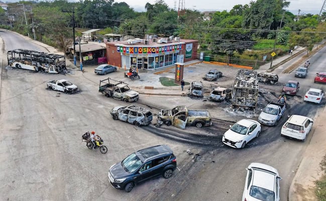 Puerto Vallarta, de las ciudades más afectadas tras abatimiento de “El Mencho”; arriban militares para labores de seguridad 