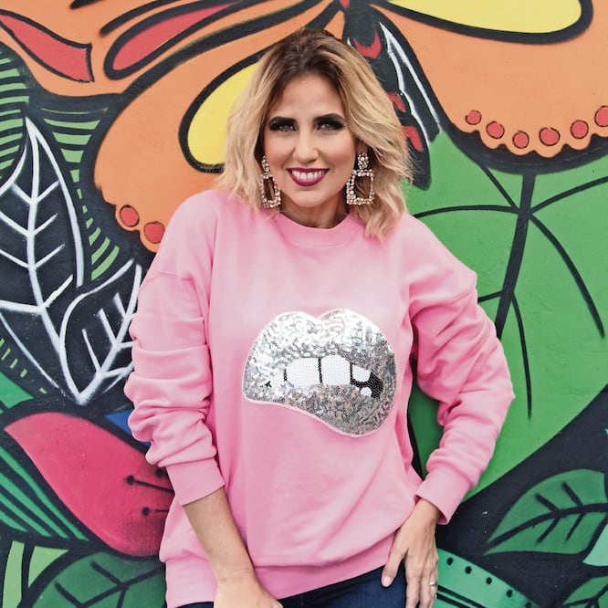 Raquel Bigorra tuvo a Fey como su primera invitada. También hace transmisiones en vivo por YouTube. CARLOS MEJIA. EL UNIVERSAL