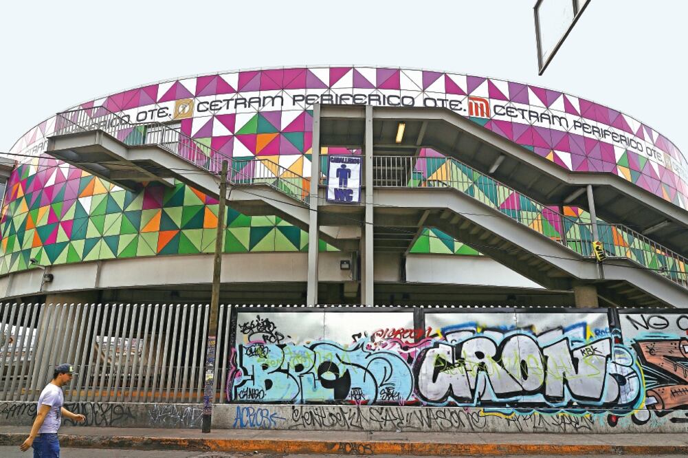 Esta casa editorial dio a conocer el abandono del Cetram Periférico Oriente, incluso con escaleras eléctricas inservibles (ARCHIVO EL UNIVERSAL)