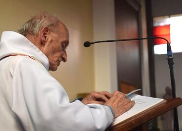 Arrodillaron al cura antes de degollarlo y grabaron el crimen