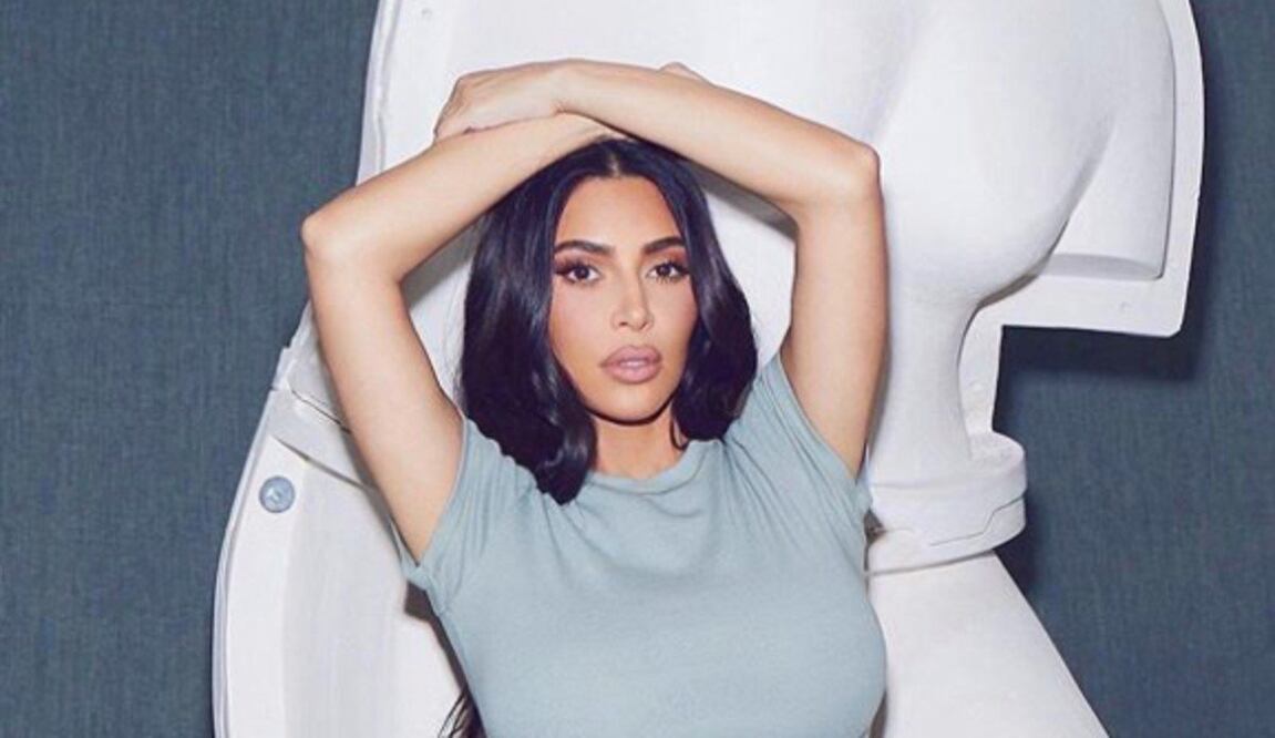 Kim Kardashian apostó por un look atrevido y sensual que no le funcionó en esta ocasión / Foto: Instagram @kimkardashian