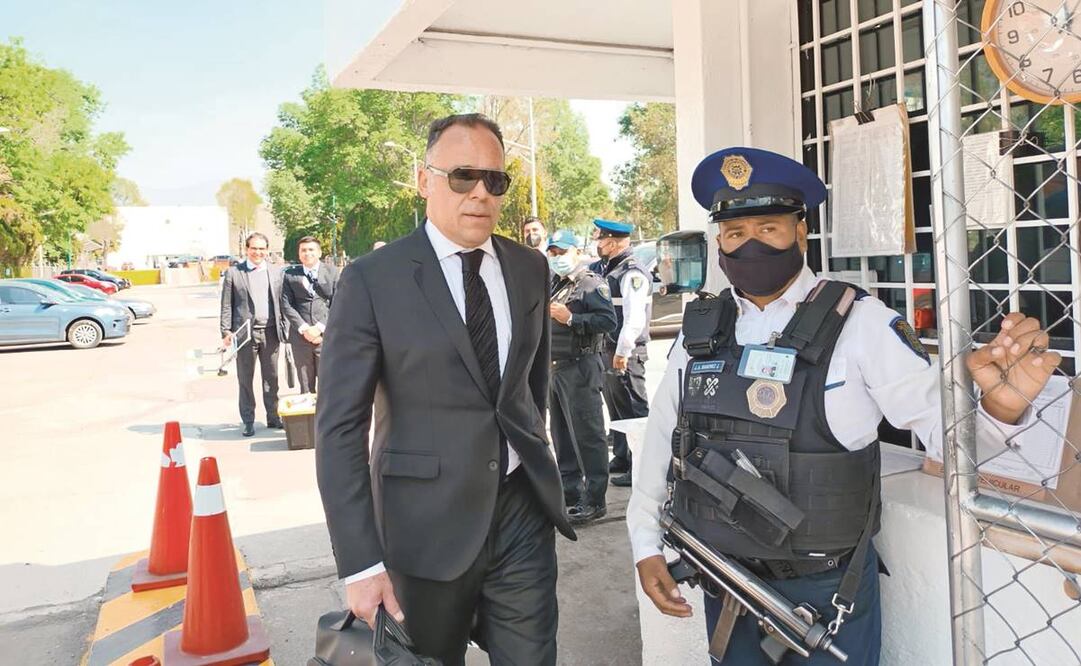 El abogado Miguel Ontiveros Alonso, ayer en la audiencia de su cliente Emilio Lozoya, consideró que lo correcto y lo que procede en el caso de los sobornos de Odebrecht es un acuerdo entre el Estado mexicano y el exdirector de Pemex.