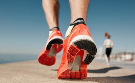 Descubre los beneficios de practicar la caminata japonesa; esto opinan los expertos