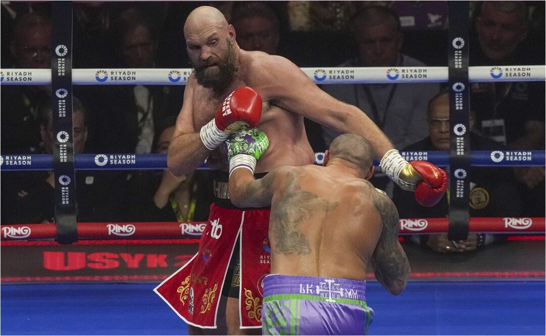 Oleksandr Usyk volvió a derrotar a Tyson Fury en Arabia Saudita. FOTO: AP